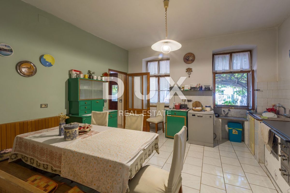 CRIKVENICA - Spaziosa casa con splendida vista sul mare, a 500 m dalla spiaggia