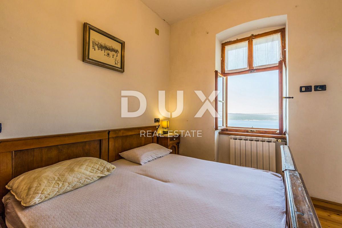 CRIKVENICA - Spaziosa casa con splendida vista sul mare, a 500 m dalla spiaggia