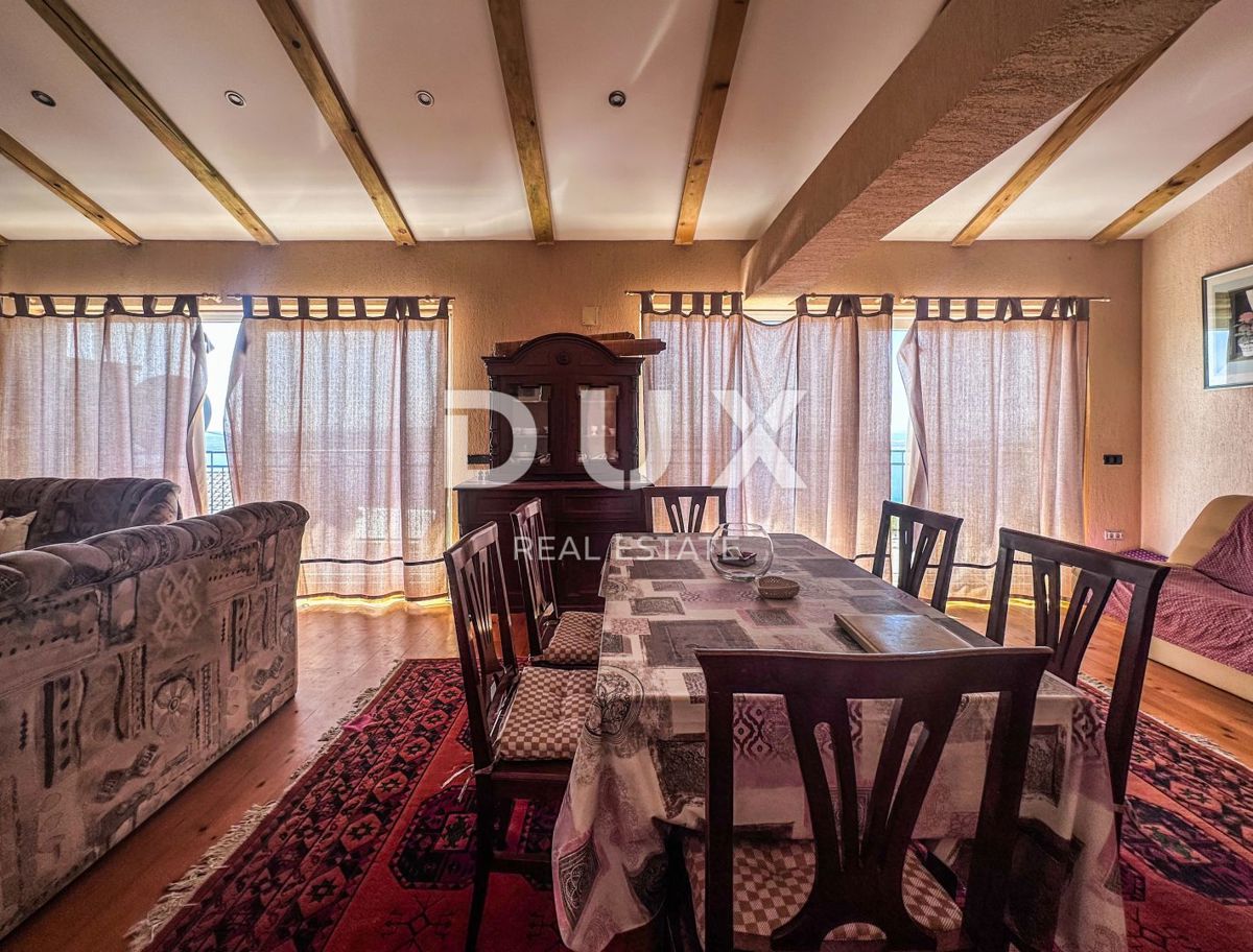 CRIKVENICA - Spaziosa casa con splendida vista sul mare, a 500 m dalla spiaggia