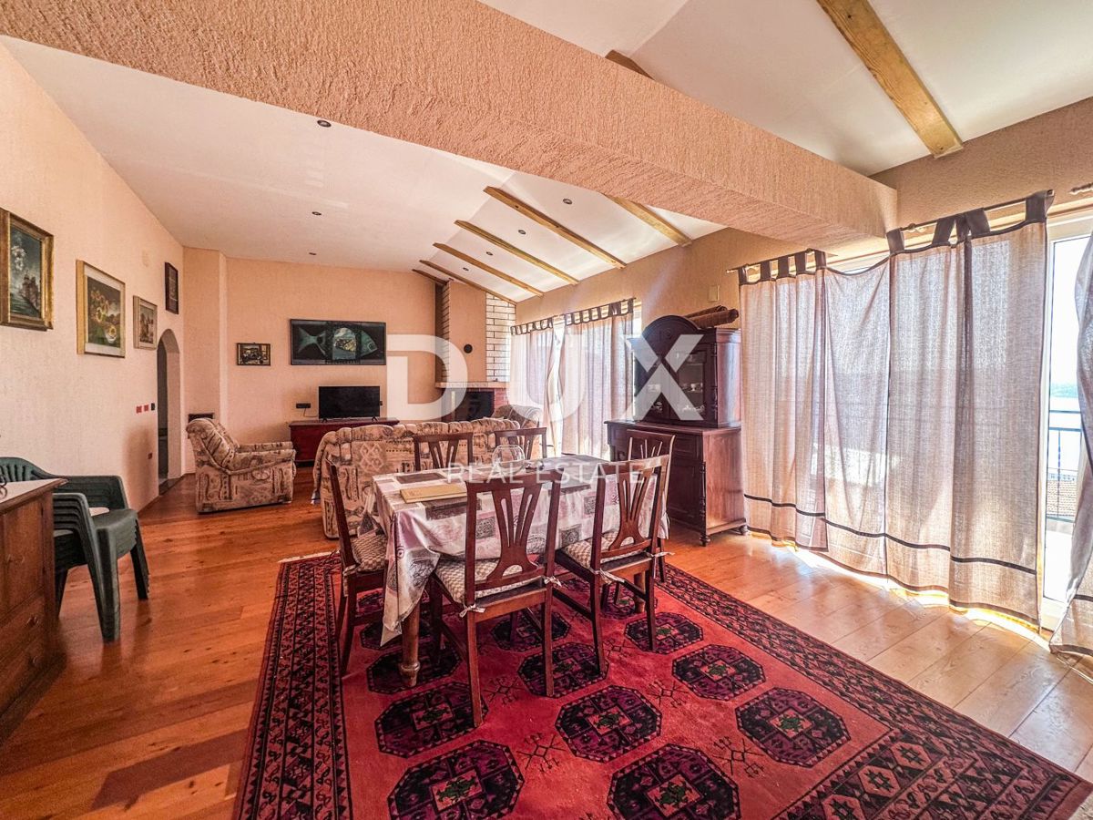 CRIKVENICA - Spaziosa casa con splendida vista sul mare, a 500 m dalla spiaggia