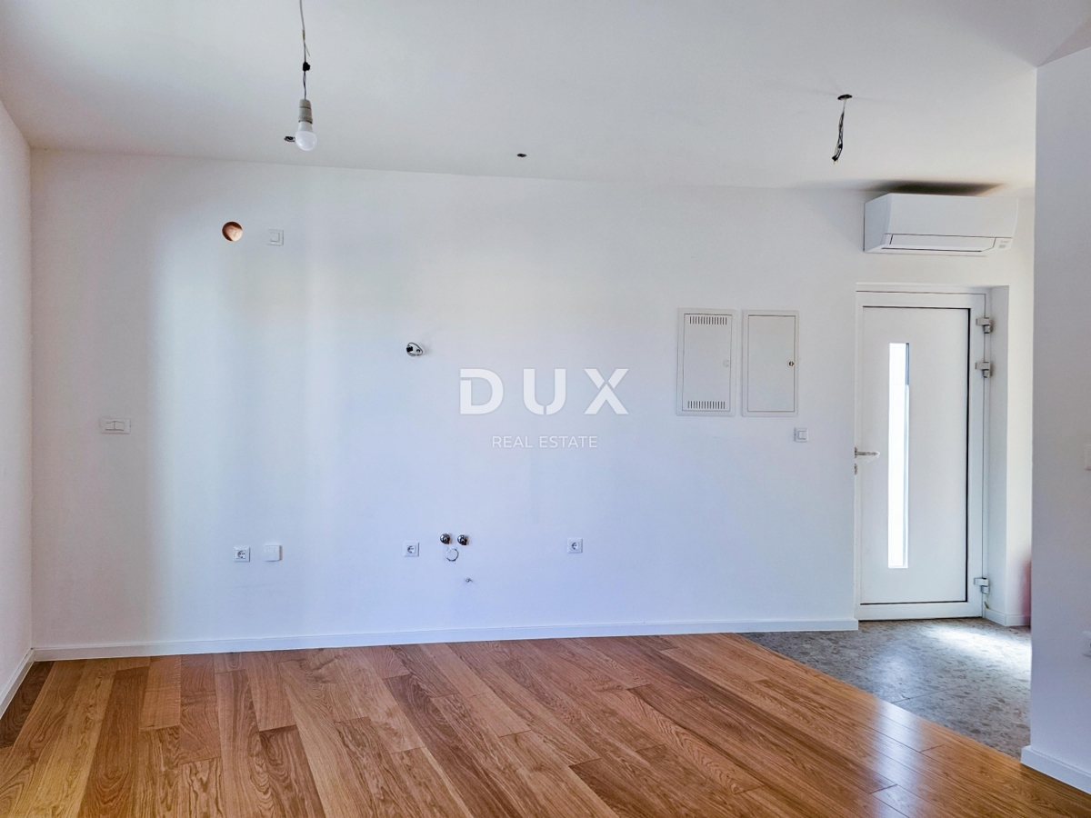 MALI LOŠINJ, CENTRO - Appartamento in un nuovo edificio con posto auto in garage - RARO