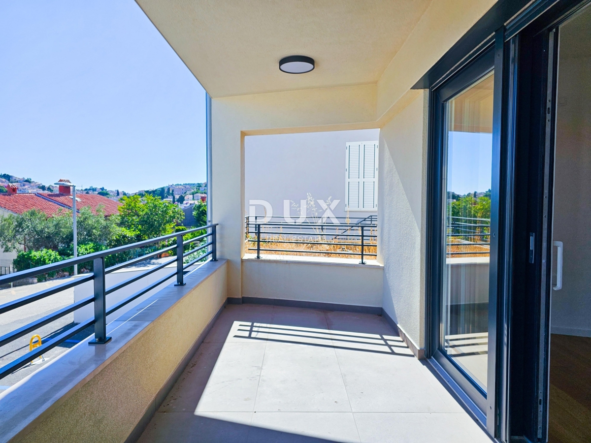 MALI LOŠINJ, CENTRO - Appartamento in un nuovo edificio con posto auto in garage - RARO