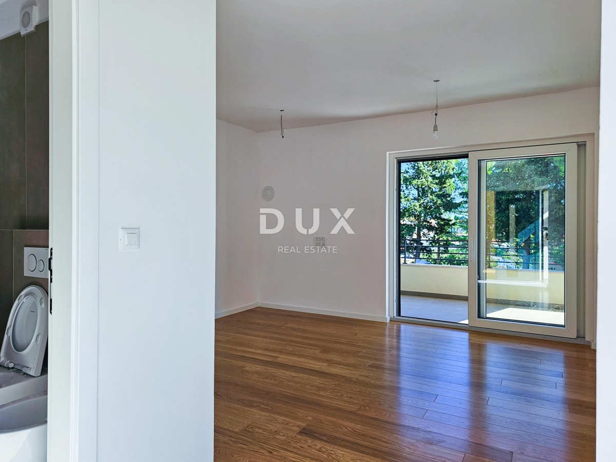 MALI LOŠINJ, CENTRO - Appartamento in un nuovo edificio con posto auto in garage - RARO