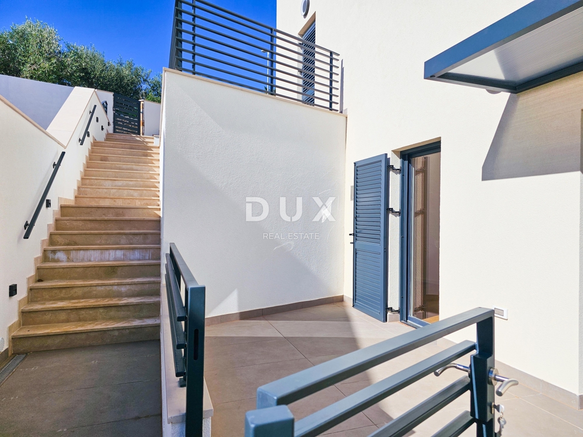 MALI LOŠINJ, CENTRO - Appartamento in un nuovo edificio con posto auto in garage - RARO