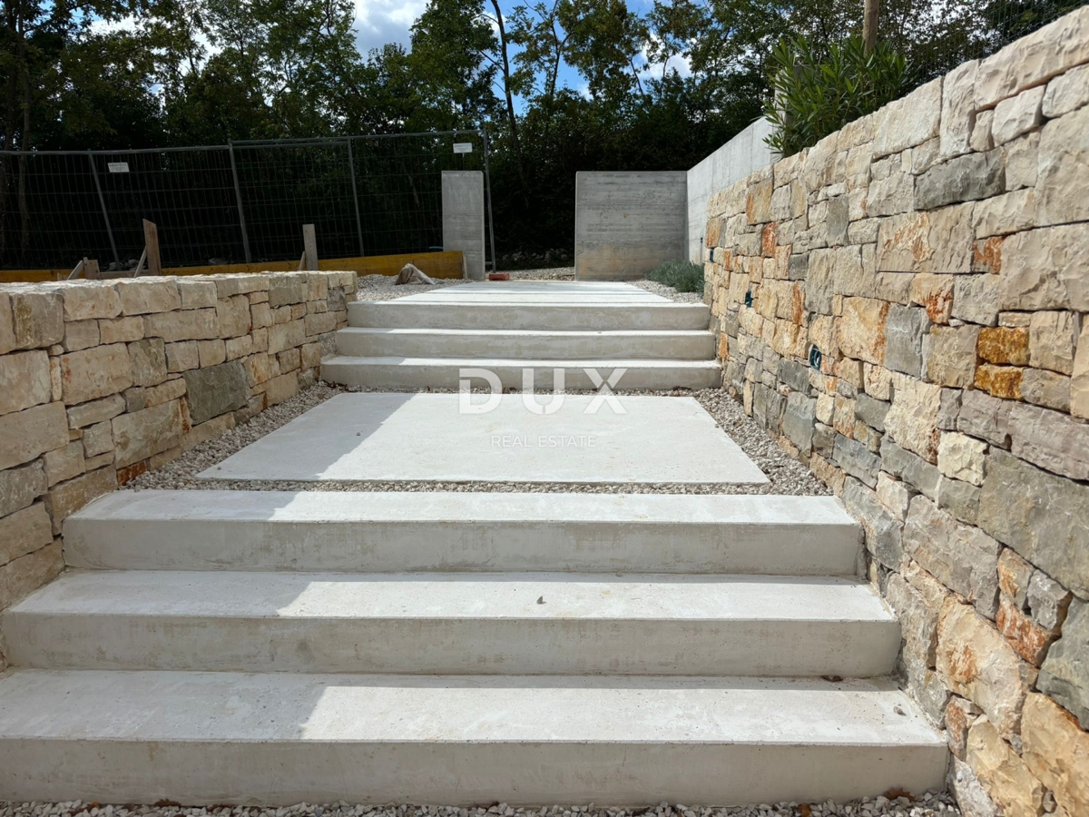 ISTRIA, PAZIN - Magica villa mediterranea con vista sulla natura - nuova costruzione! Stile unico!