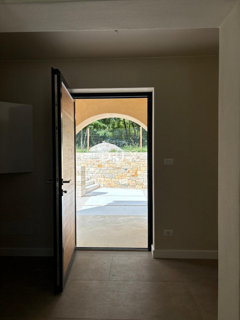 ISTRIA, PAZIN - Magica villa mediterranea con vista sulla natura - nuova costruzione! Stile unico!