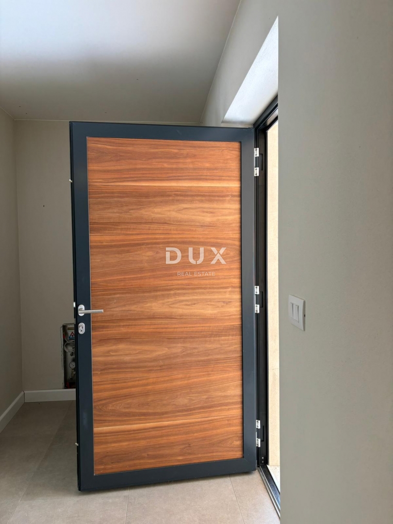 ISTRIA, PAZIN - Magica villa mediterranea con vista sulla natura - nuova costruzione! Stile unico!