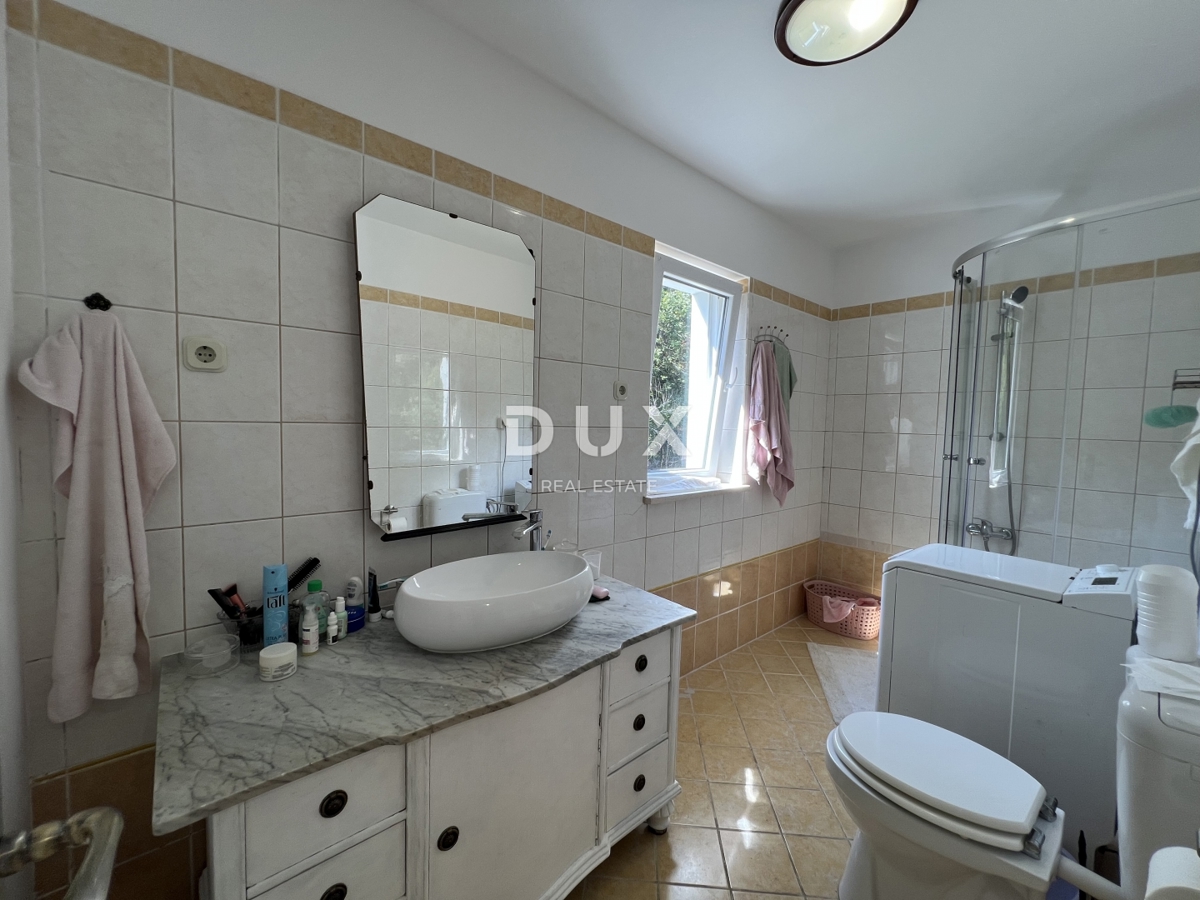 ABBAZIA, LOVRAN - appartamento recentemente ristrutturato di 82 m2, a 500 m dal mare