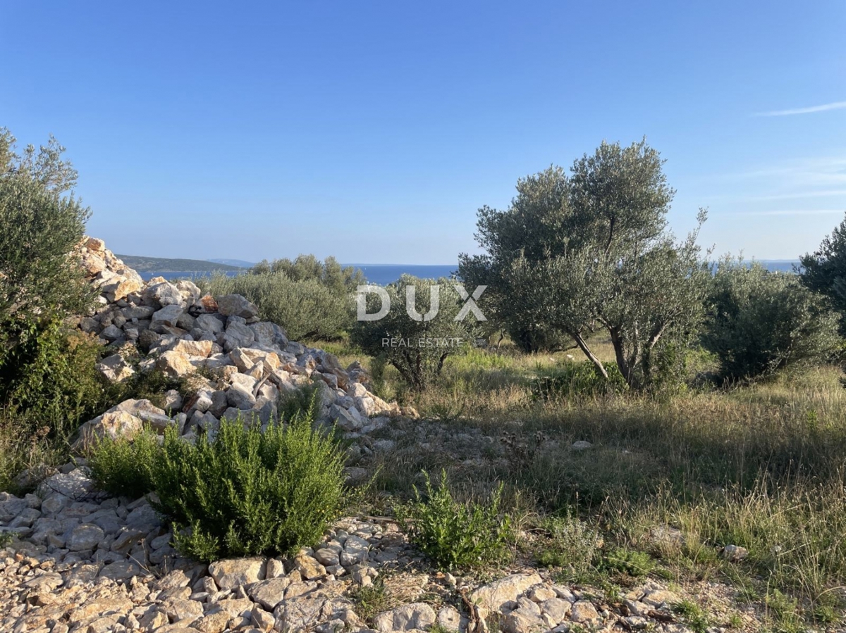 ISOLA DI KRK, CITTÀ DI KRK - Terreno con vista mare 758m2 - OCCASIONE!
