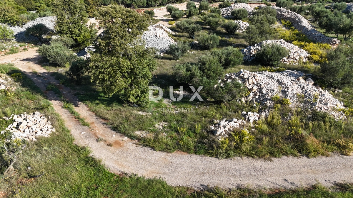 ISOLA DI KRK, CITTÀ DI KRK - Terreno con vista mare 758m2 - OCCASIONE!