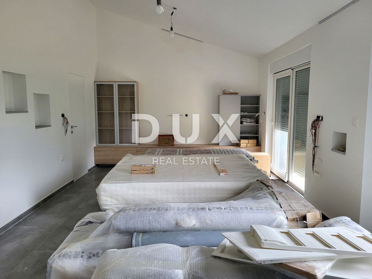 ISTRIA, TINJAN - Casa prefabbricata con piscina 