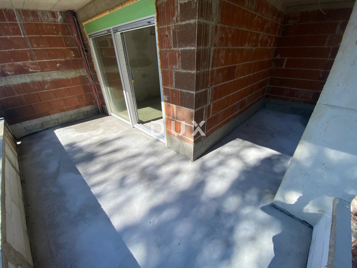 RIJEKA, DRENOVA - esclusivo appartamento in NUOVA COSTRUZIONE al 1° piano con balcone + 2 posti auto! OCCASIONE!