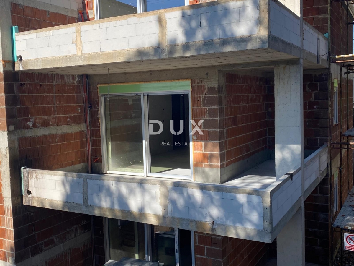 RIJEKA, DRENOVA - esclusivo appartamento in NUOVA COSTRUZIONE al 1° piano con balcone + 2 posti auto! OCCASIONE!