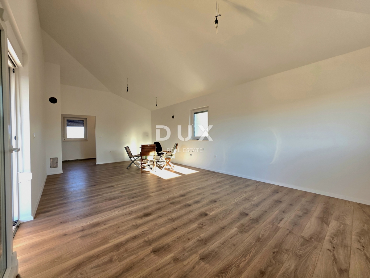 ISTRIA, FAŽANA - Attico con 2 camere da letto e soggiorno a 450 metri dalle spiagge e dal lungomare