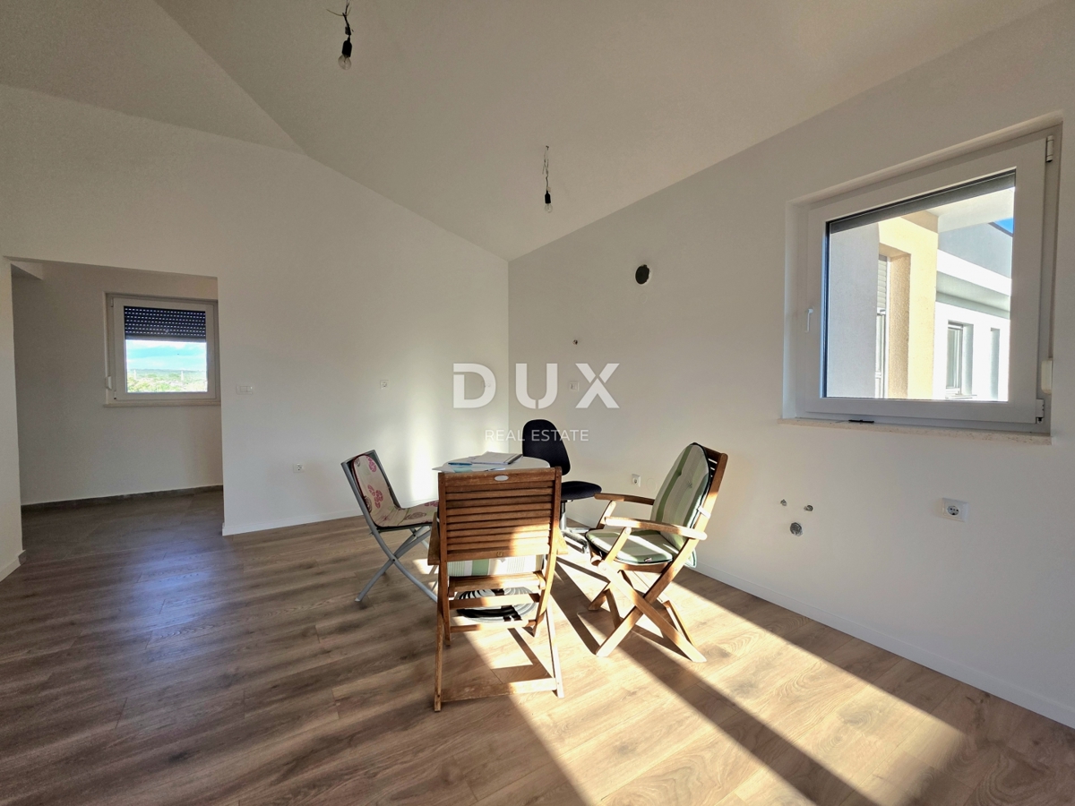 ISTRIA, FAŽANA - Attico con 2 camere da letto e soggiorno a 450 metri dalle spiagge e dal lungomare