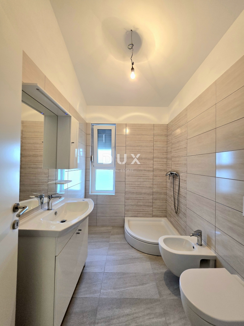 ISTRIA, FAŽANA - Attico con 2 camere da letto e soggiorno a 450 metri dalle spiagge e dal lungomare