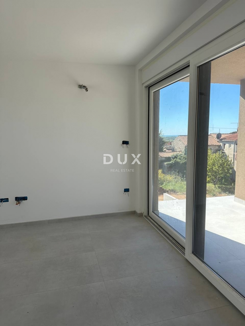 ISTRIA, PARENZO - Appartamento in un nuovo edificio con vista mare