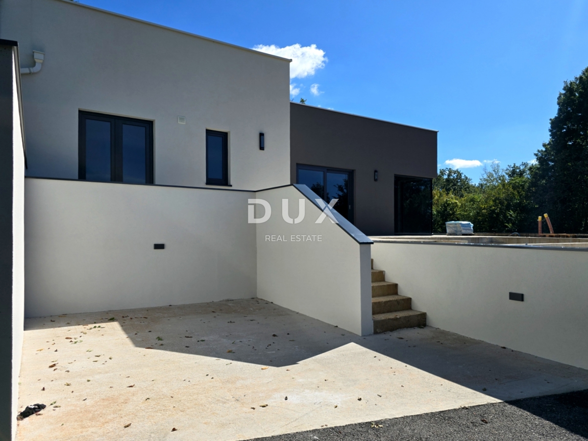 ISTRIA, BARBAN - Casa con due piscine ai margini del villaggio