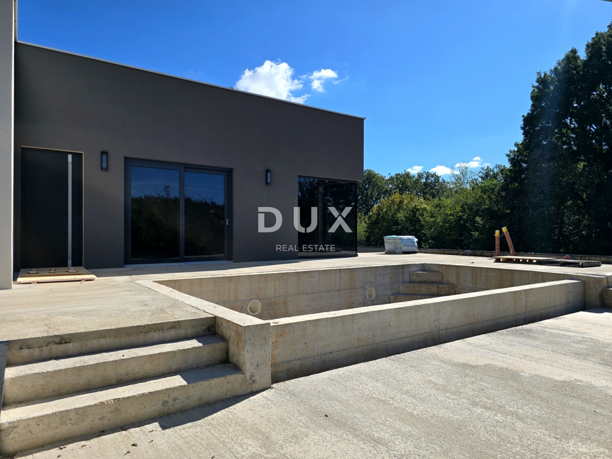 ISTRIA, BARBAN - Casa con due piscine ai margini del villaggio