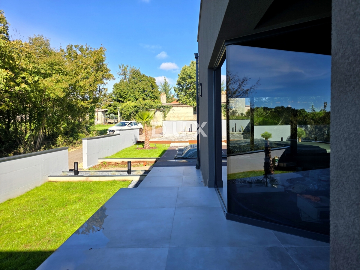ISTRIA, BARBAN - Casa con due piscine ai margini del villaggio