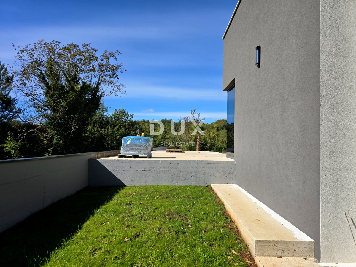 ISTRIA, BARBAN - Casa con due piscine ai margini del villaggio