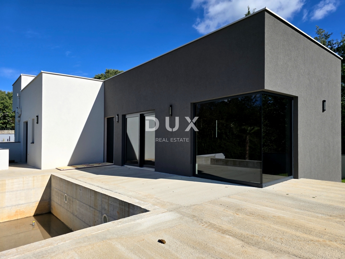 ISTRIA, BARBAN - Casa con due piscine ai margini del villaggio