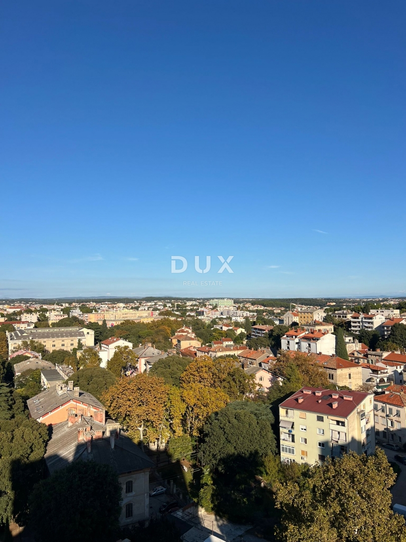 ISTRIA, POLA - Appartamento al 12° piano con vista panoramica nella posizione più ambita di Pola!