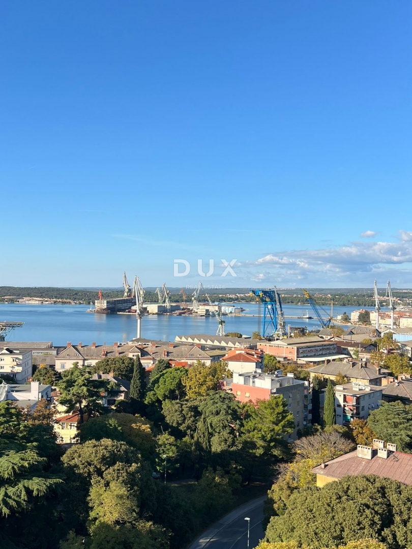 ISTRIA, POLA - Appartamento al 12° piano con vista panoramica nella posizione più ambita di Pola!