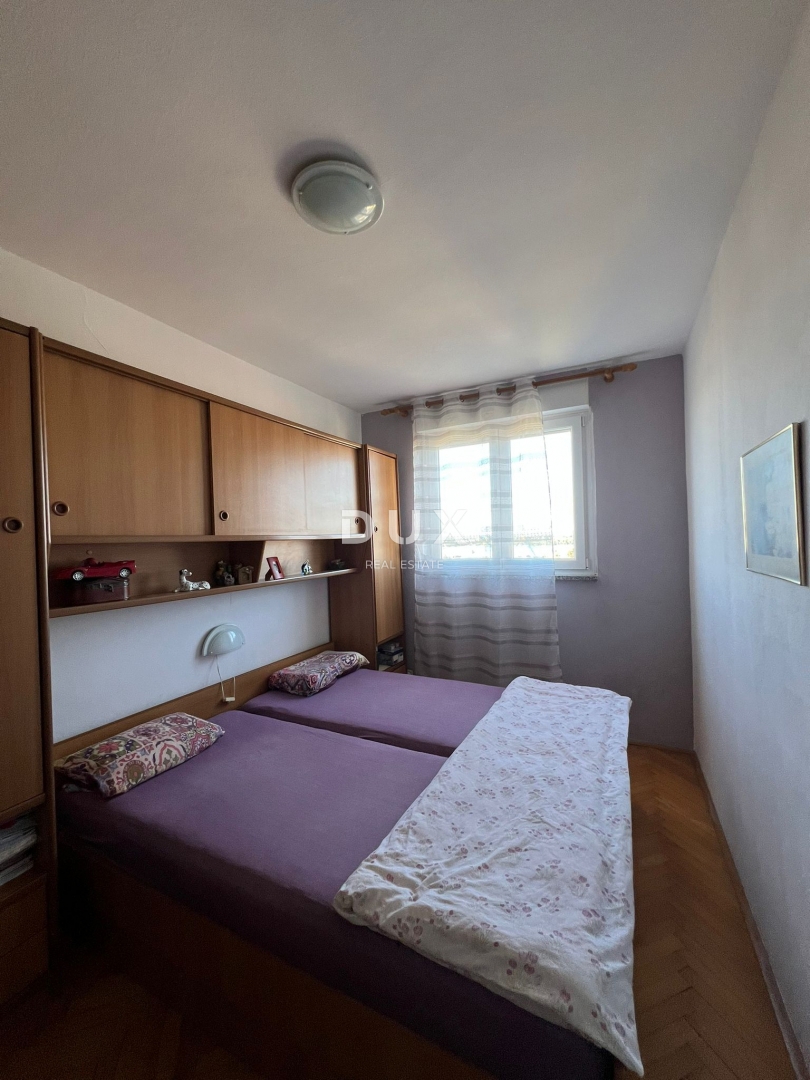 ISTRIA, POLA - Appartamento al 12° piano con vista panoramica nella posizione più ambita di Pola!