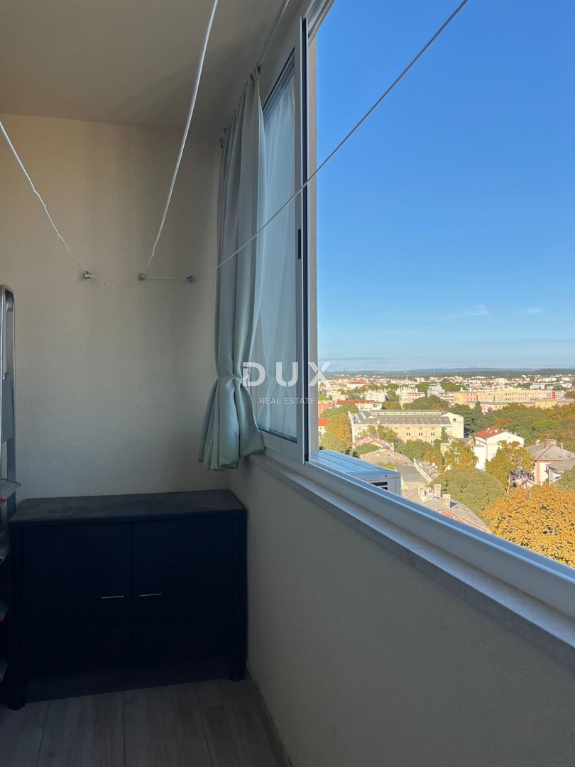 ISTRIA, POLA - Appartamento al 12° piano con vista panoramica nella posizione più ambita di Pola!