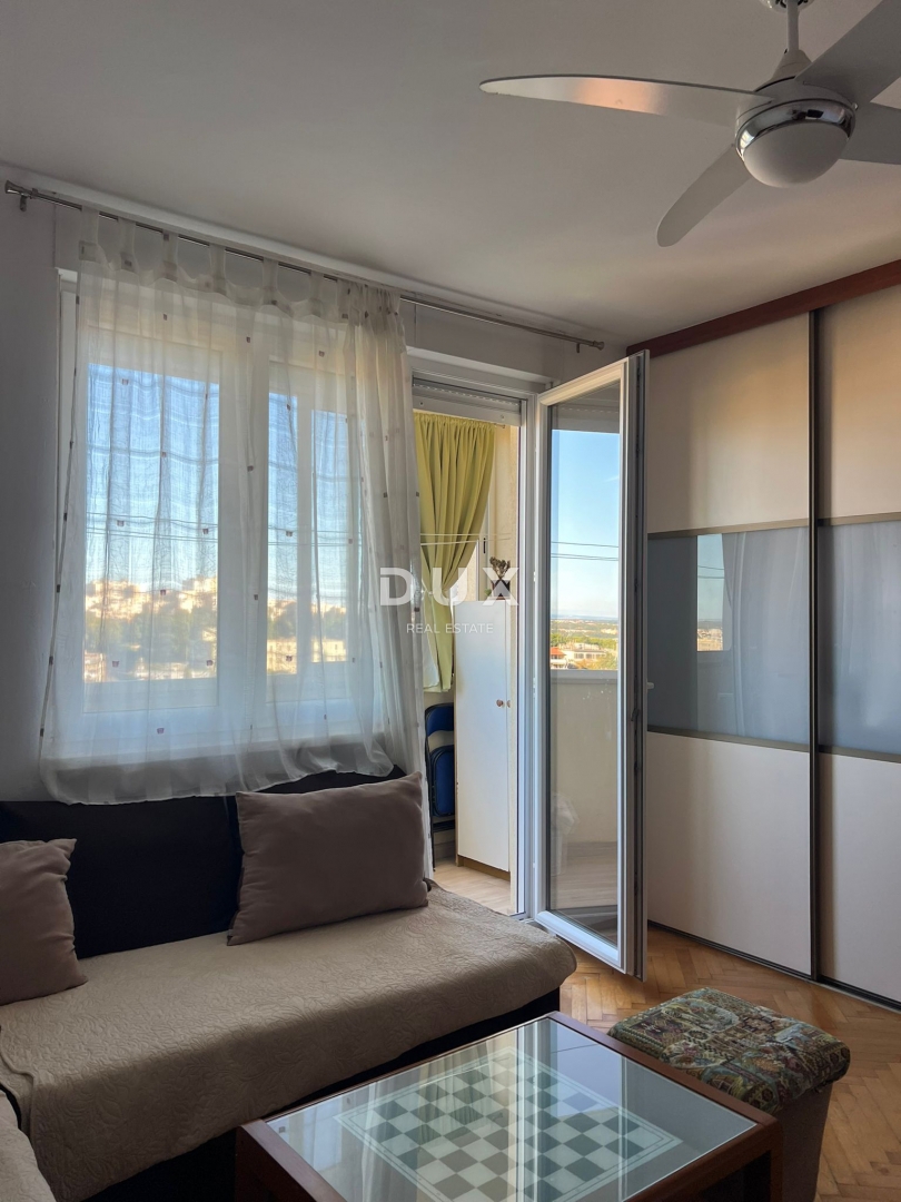 ISTRIA, POLA - Appartamento al 12° piano con vista panoramica nella posizione più ambita di Pola!