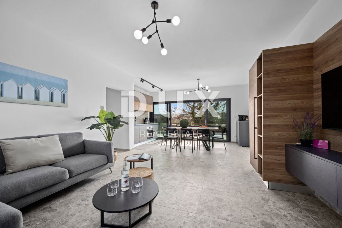 ISTRIA, BANJOLE - Villa bifamiliare contemporanea al mare!