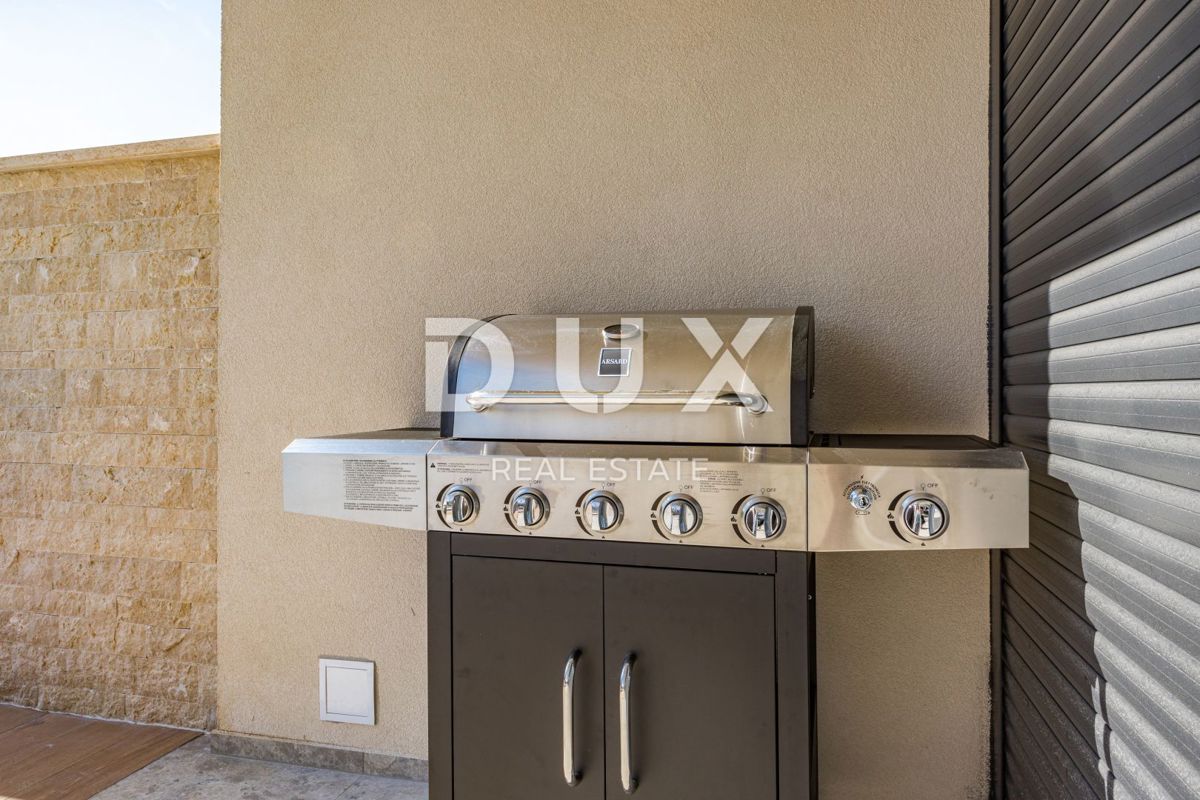 ISTRIA, BANJOLE - Villa bifamiliare contemporanea al mare!