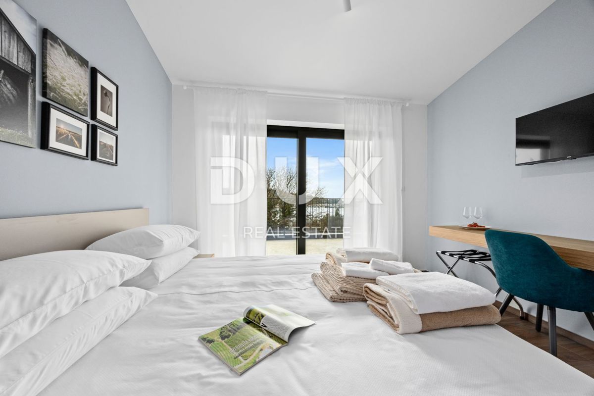 ISTRIA, BANJOLE - Villa bifamiliare contemporanea al mare!