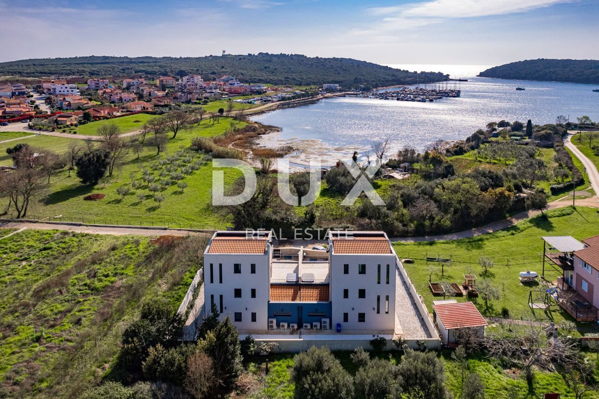 ISTRIA, BANJOLE - Villa bifamiliare contemporanea al mare!