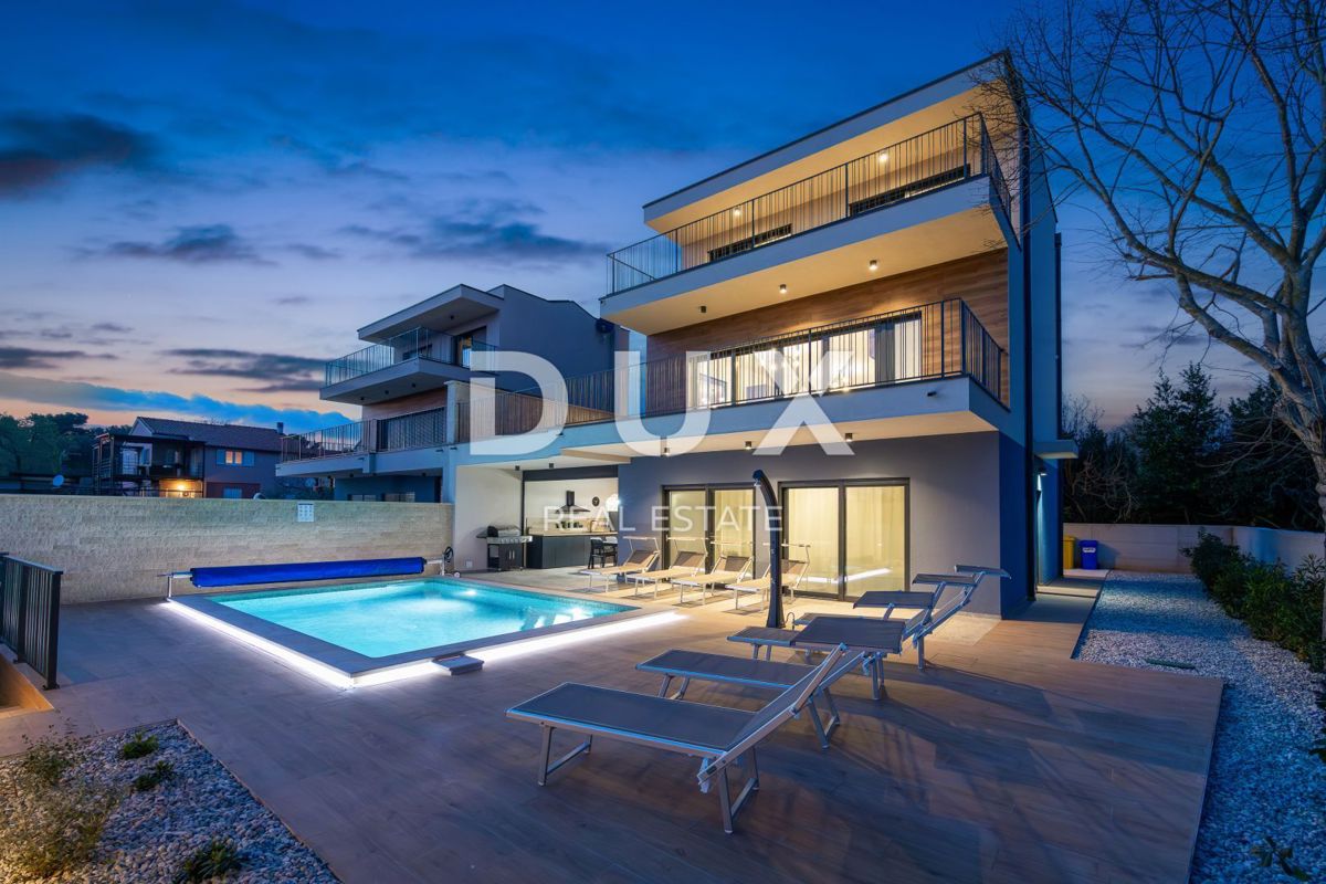 ISTRIA, BANJOLE - Villa bifamiliare contemporanea al mare!