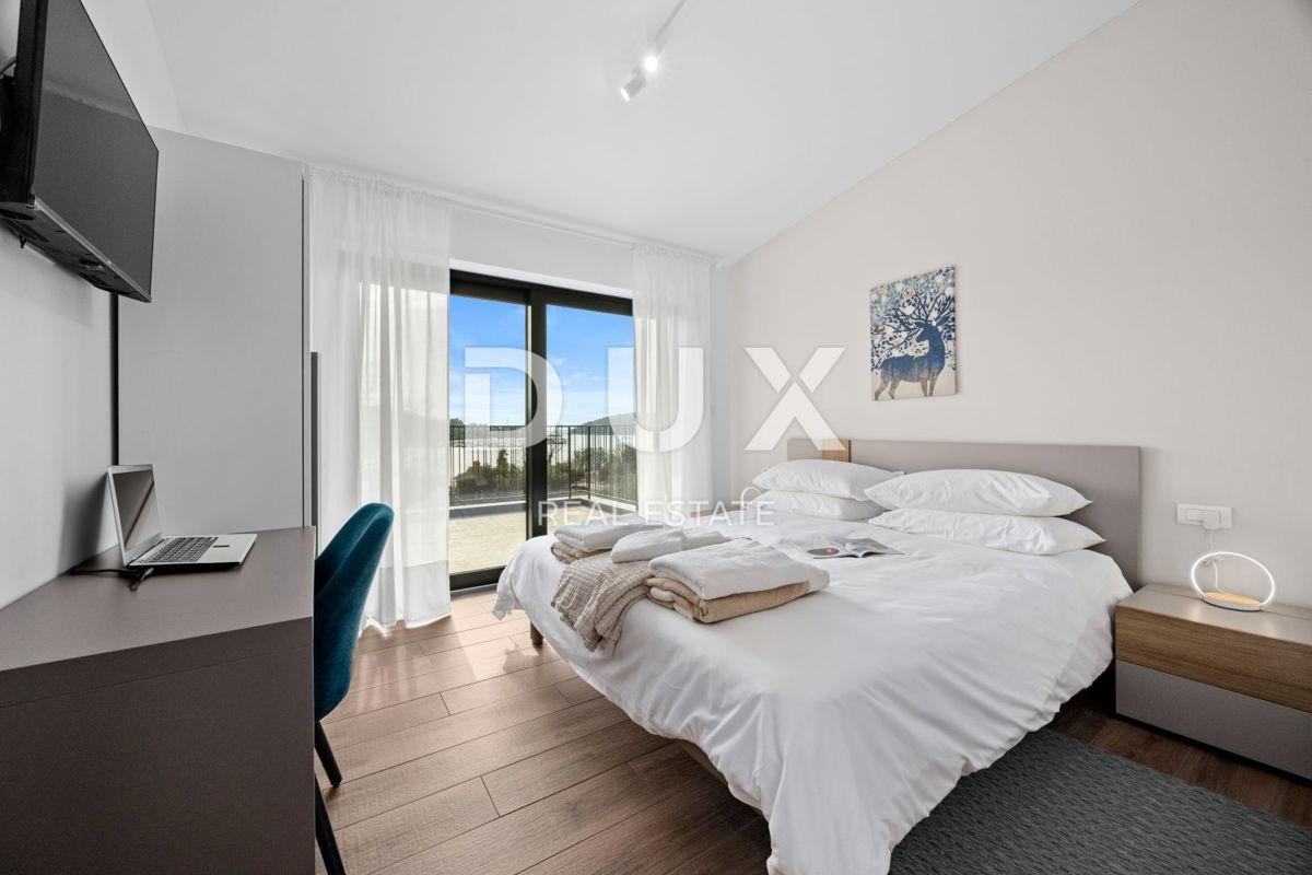 ISTRIA, BANJOLE - Villa bifamiliare contemporanea al mare!