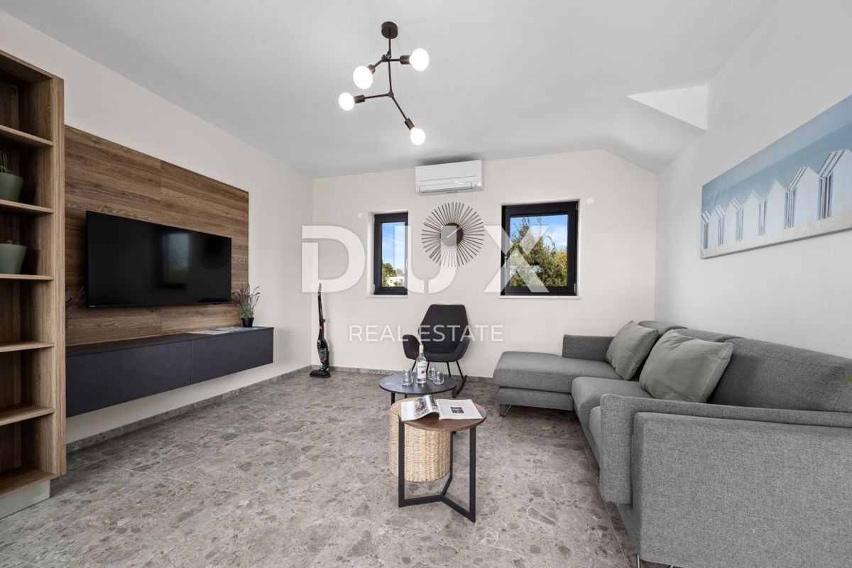 ISTRIA, BANJOLE - Villa bifamiliare contemporanea al mare!