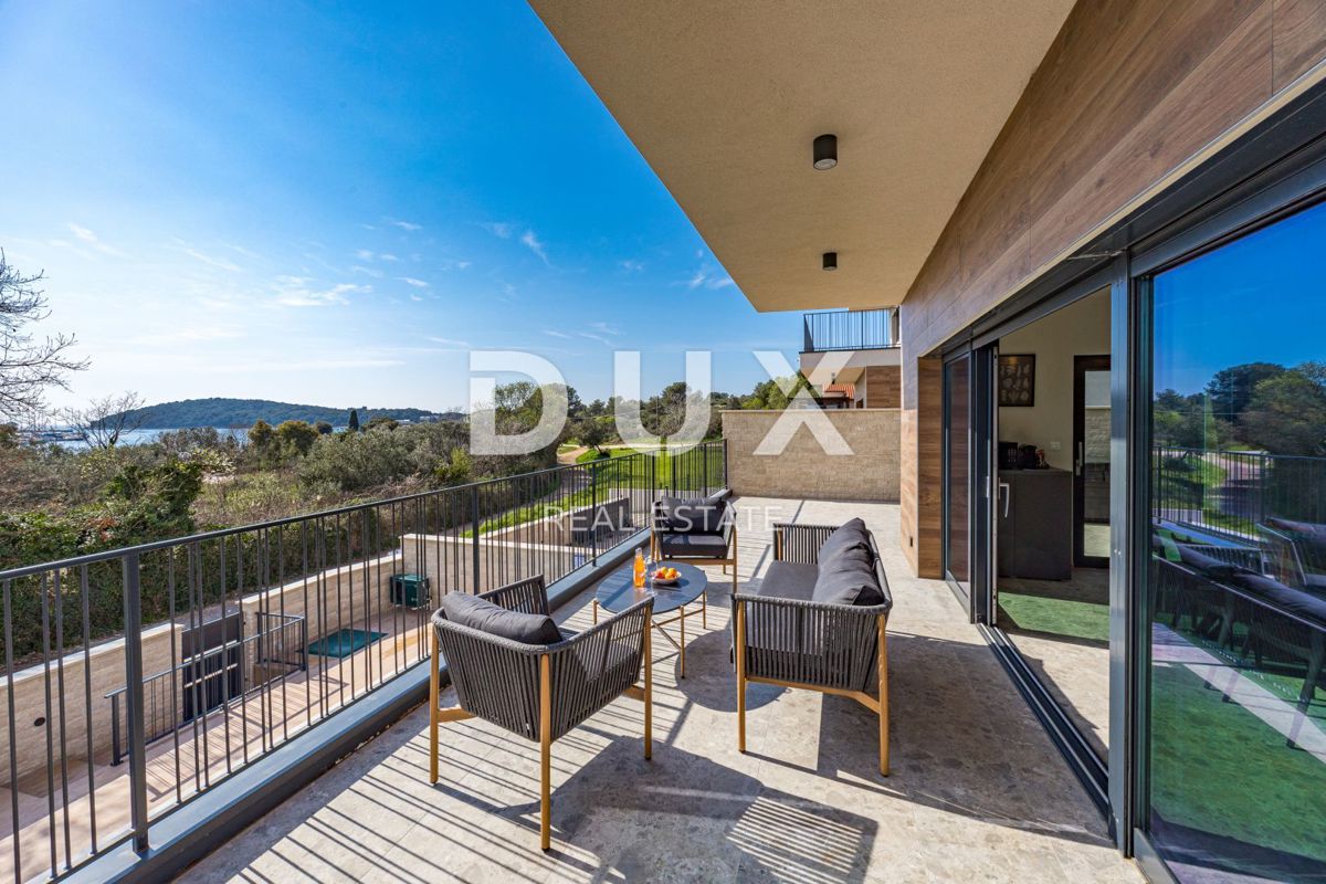 ISTRIA, BANJOLE - Villa bifamiliare contemporanea al mare!