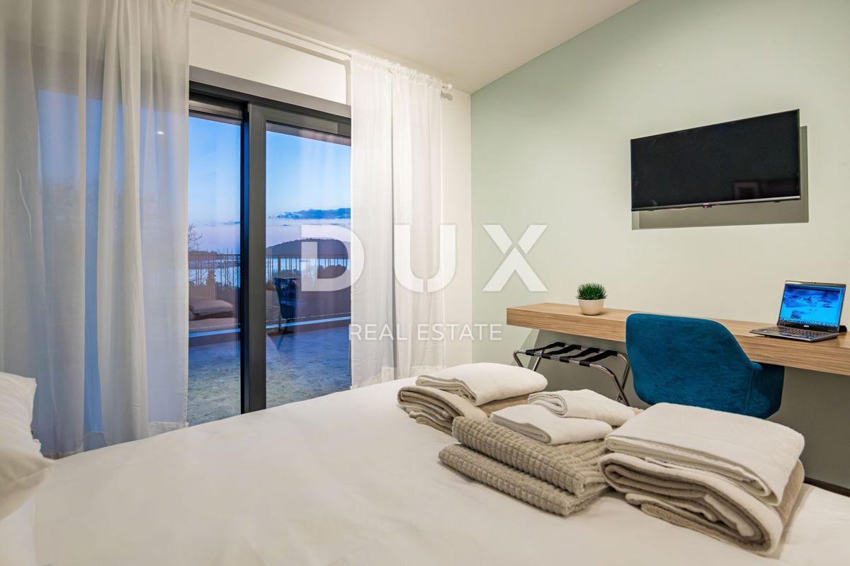 ISTRIA, BANJOLE - Villa bifamiliare contemporanea al mare!