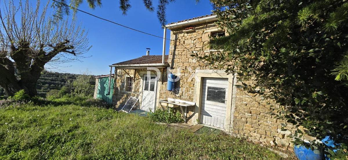 ISTRIA, MOMJAN – ELEGANTI CASE IN PIETRA CON PROGETTO