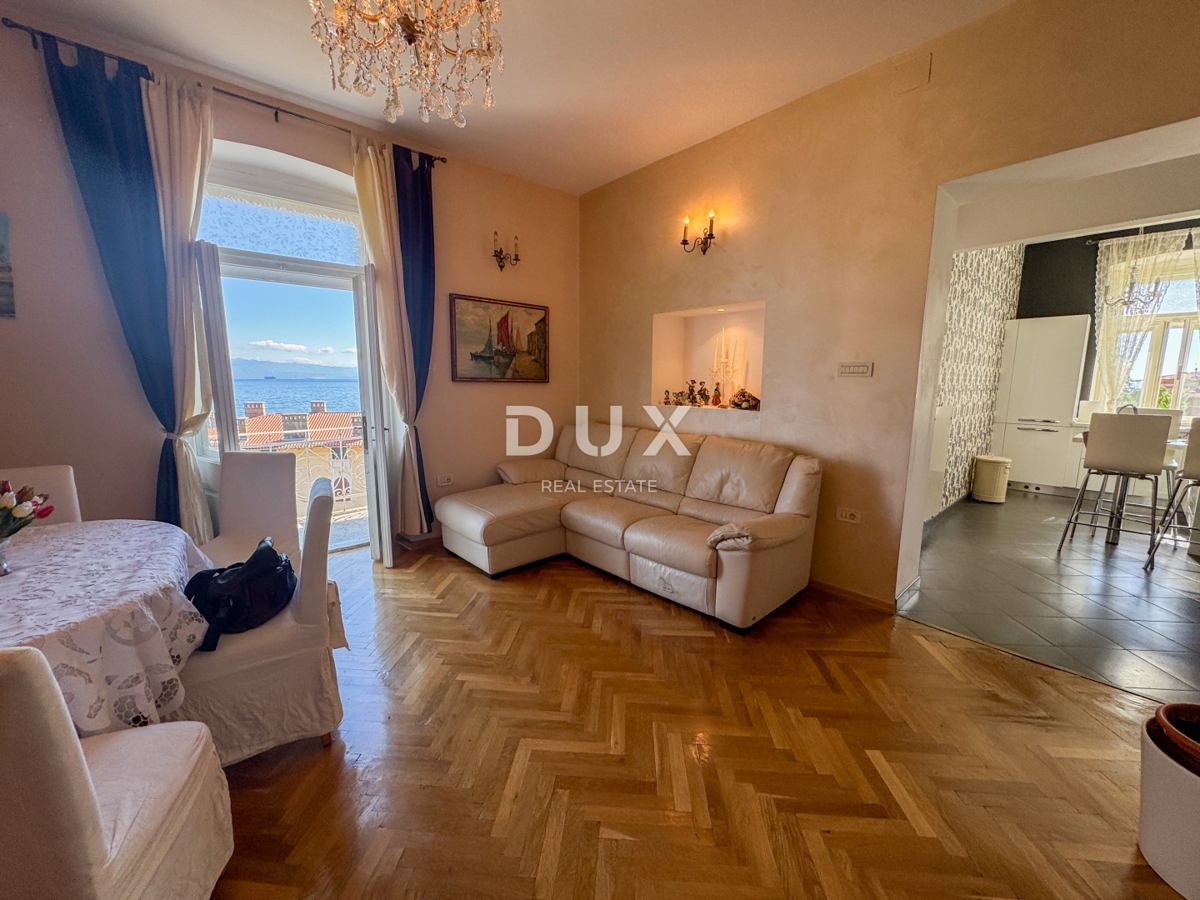 ABBAZIA, LOVRAN - meravigliosa opportunità di acquistare un appartamento storico in una villa, seconda fila al mare, terrazza e vista