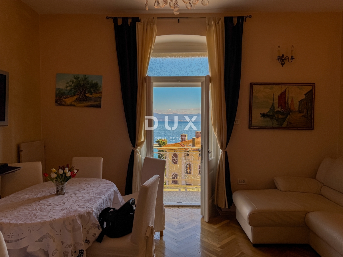 ABBAZIA, LOVRAN - meravigliosa opportunità di acquistare un appartamento storico in una villa, seconda fila al mare, terrazza e vista