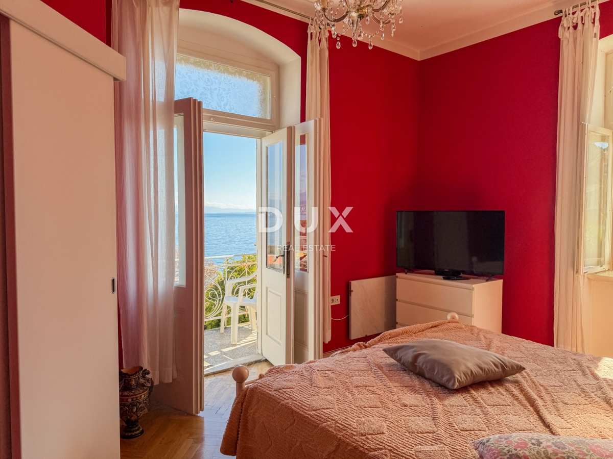 ABBAZIA, LOVRAN - meravigliosa opportunità di acquistare un appartamento storico in una villa, seconda fila al mare, terrazza e vista