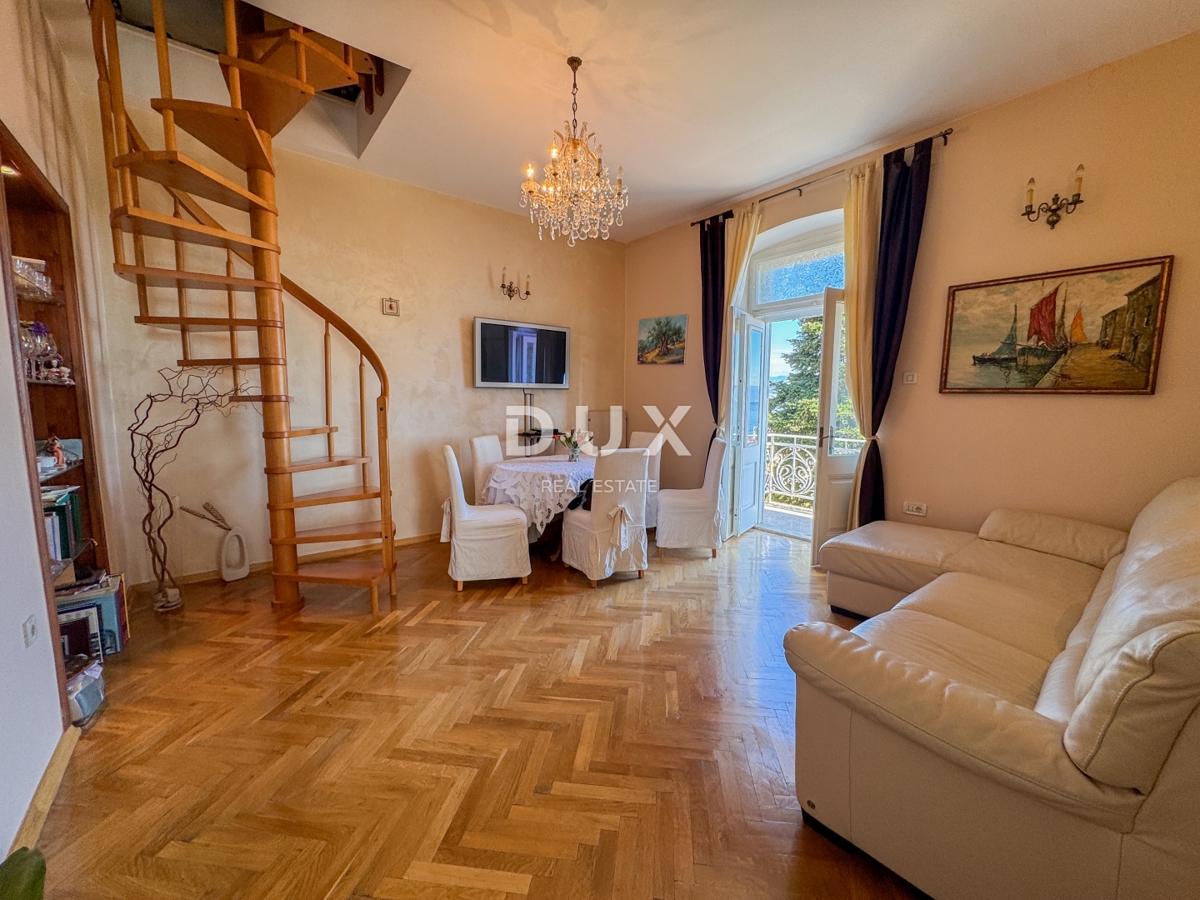 ABBAZIA, LOVRAN - meravigliosa opportunità di acquistare un appartamento storico in una villa, seconda fila al mare, terrazza e vista