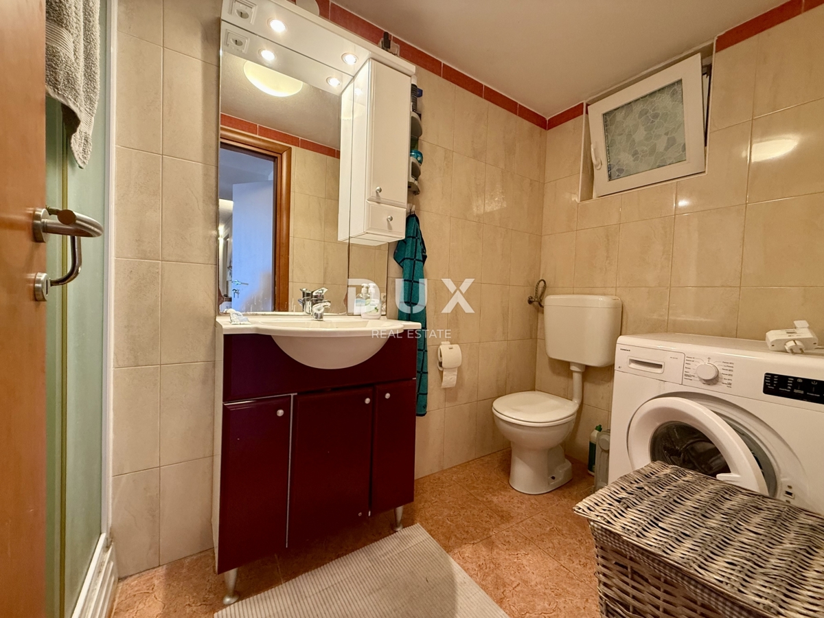 CRIKVENICA, JADRANOVO - 3 CAMERE DA LETTO + SOGGIORNO, 86 m2, TERRAZZA, vicino al mare!