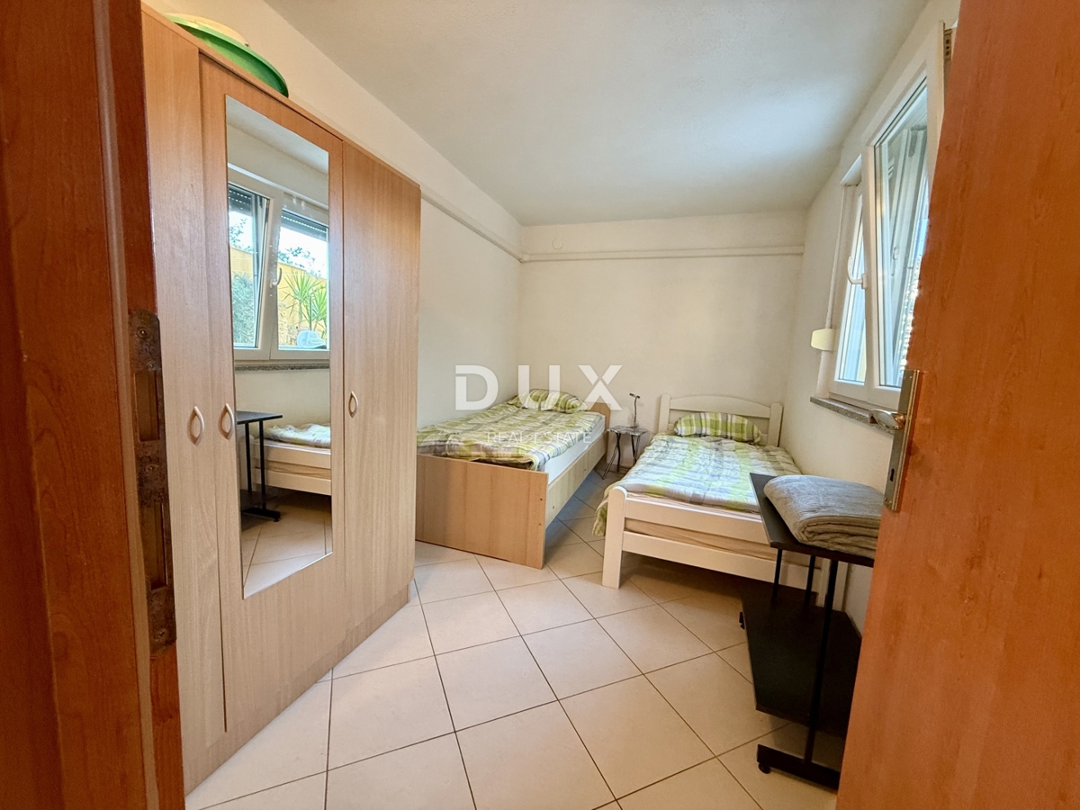 CRIKVENICA, JADRANOVO - 3 CAMERE DA LETTO + SOGGIORNO, 86 m2, TERRAZZA, vicino al mare!