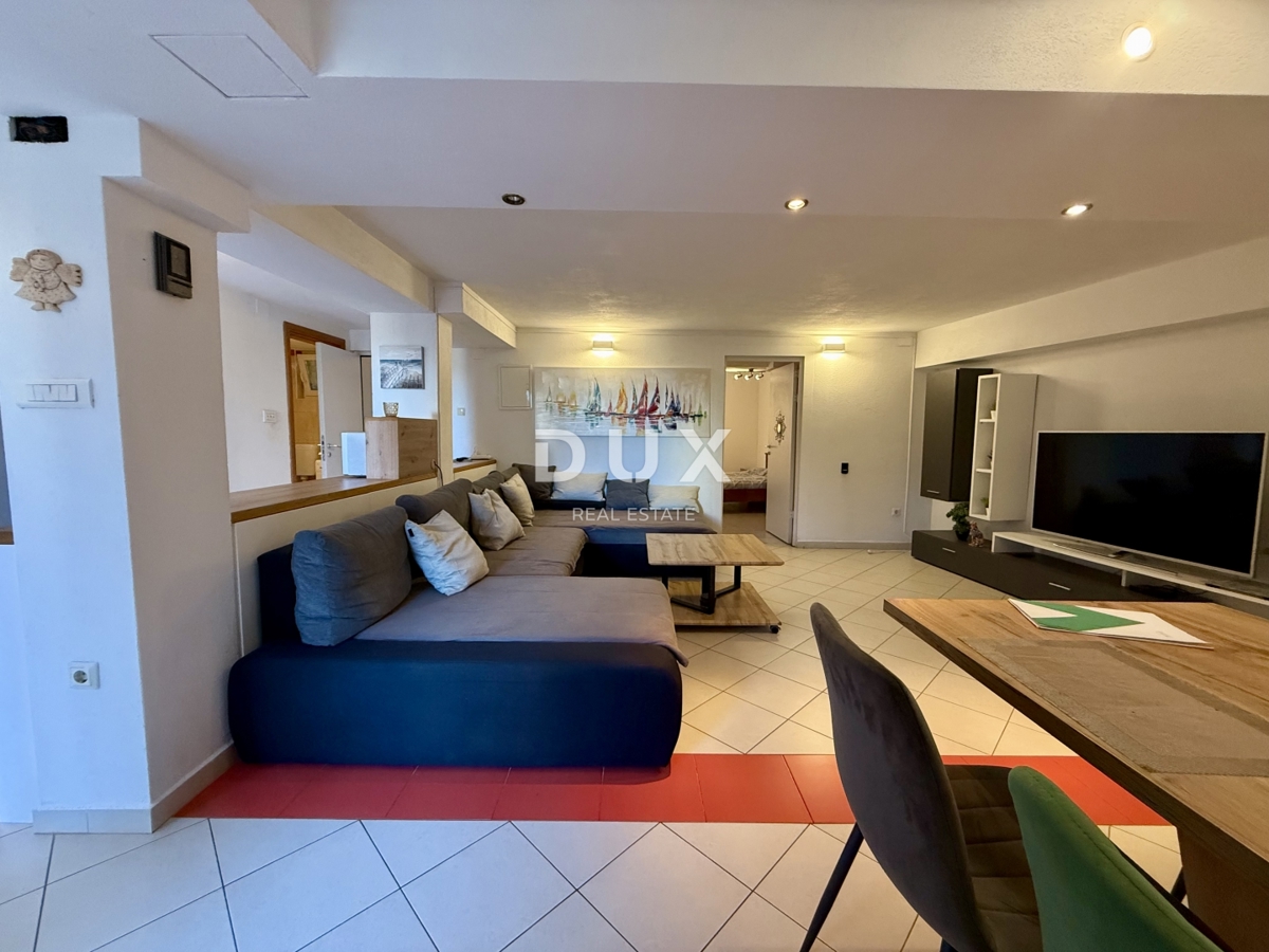 CRIKVENICA, JADRANOVO - 3 CAMERE DA LETTO + SOGGIORNO, 86 m2, TERRAZZA, vicino al mare!