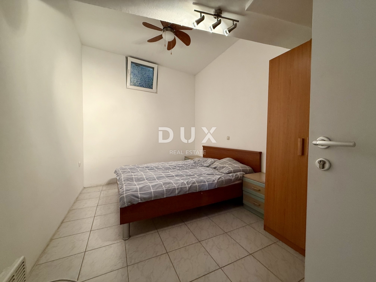 CRIKVENICA, JADRANOVO - 3 CAMERE DA LETTO + SOGGIORNO, 86 m2, TERRAZZA, vicino al mare!