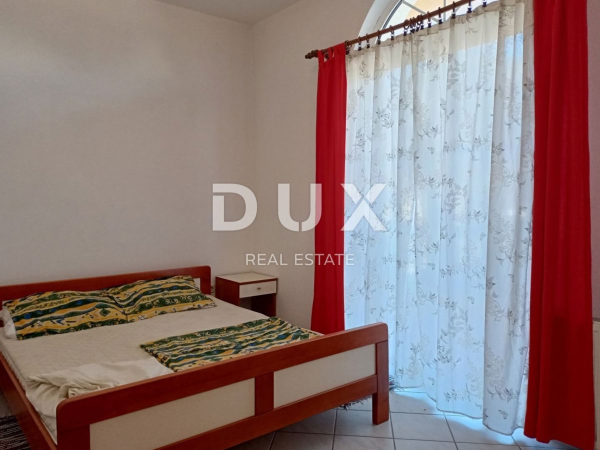 PAKOŠTANE - Spaziosa casa con tre appartamenti